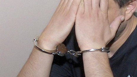 Интерпол дири 63-ма, избягали от правосъдието у нас