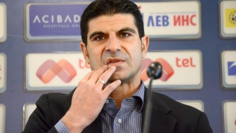 Левски обявява раздяла с двама играчи?