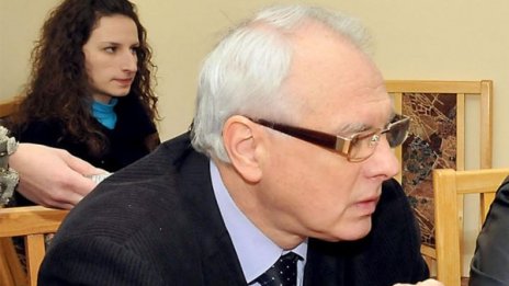 Това е парламент на подменения вот, смята Велизар Енчев