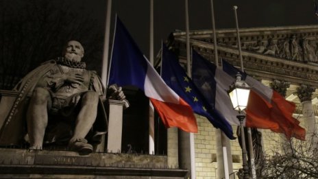 Заподозрян за атентата срещу "Шарли ебдо" се предаде