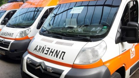 Алкохолно отравяне прати тийнейджър и дядо в болница