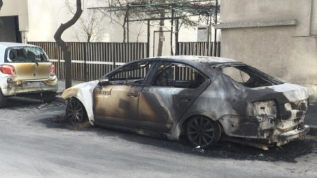Запалиха служебна кола на фирма за химически тоалетни в Пловдив 