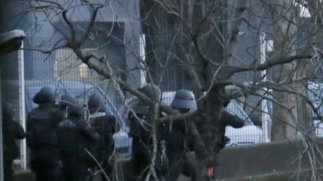 Мъж, представящ се за Амеди Кулибали, пое отговорност за едно от нападенията 