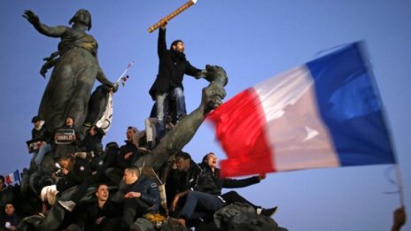 Бденията след атаките върнаха френската гордост, а сега какво