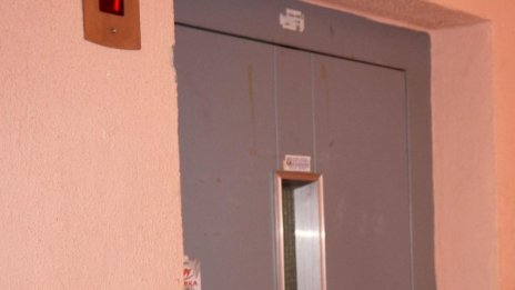 Асансьорът, в който загина мъж, бил ремонтиран наскоро 