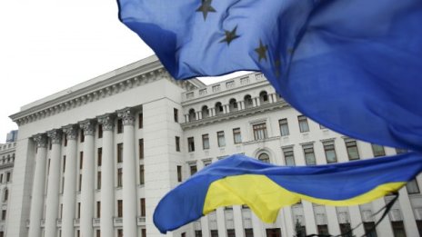 Киев призова ЕС да не смекчава санкциите срещу Русия