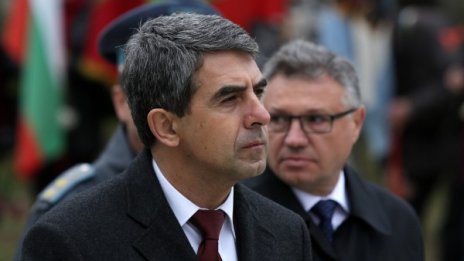 Плевнелиев готви до дни отговор за жената-президент