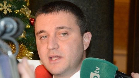 Горанов обеща затягане на надзора над банките