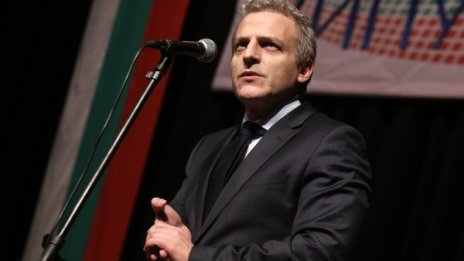 Москов определи като фарсово искането на Местан за оставката му