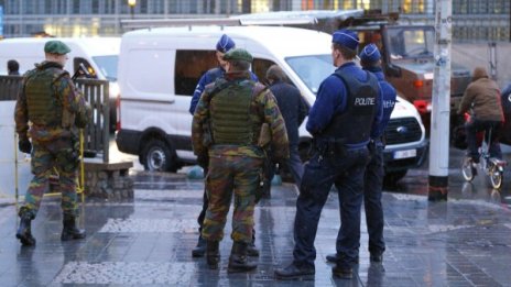 Мъж, издирван във връзка с антитерористичната операция в Белгия, се предаде