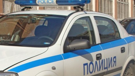 45-годишен мъж е намерен убит в кола близо до Елин Пелин