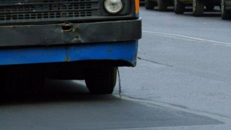 ЧЕЗ отложи спирането на тока на пернишките тролеи