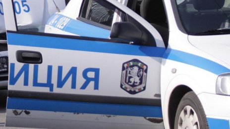 Маскирани ограбиха хасковлийка пред дома й 