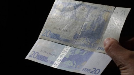 25% повече фалшиви евробанкноти са иззети през 2014 г.