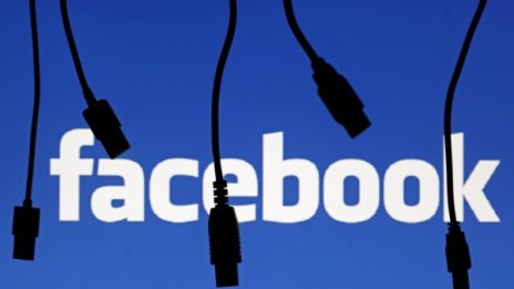 Хакери поеха отговорност за срива на Facebook