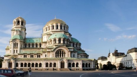  Затварят за паркиране центъра на София за поклонението на Желев 