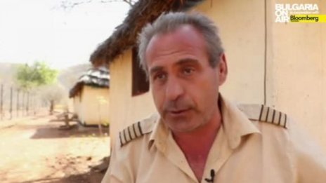 Задържаните българи в Судан не знаели, че летят над военна зона