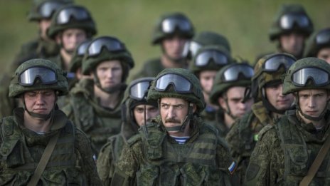 Как Русия праща наборници "на границата с Украйна"