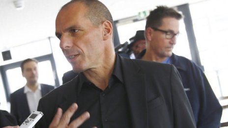 Атина няма да иска финансова помощ от Москва