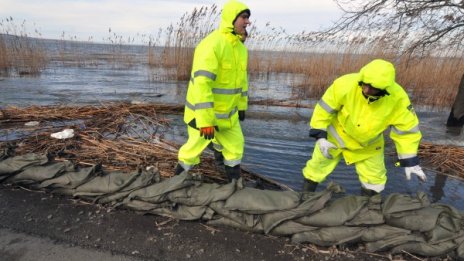 Бизнесът в Бургас на протест, при дъжд фирмите им са недостъпни