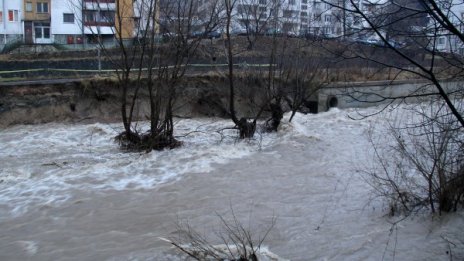 Жълт код за вятър и дъжд в цялата страна за утре