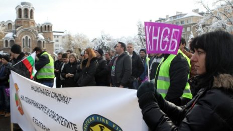 Огнеборци и ръководство на МВР договориха само 250 назначени
