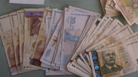 Разследват кражба на 4500 лв. в село в Раковски 