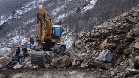 Около 871 млн. лв. са нужни за укрепване на свлачищата у нас