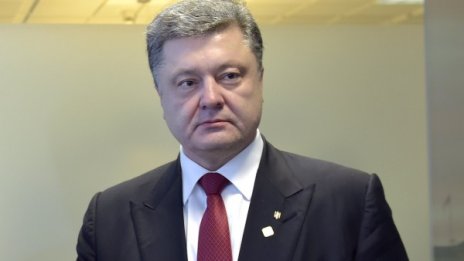 Ако няма мир, Порошенко въвежда военно положение в Украйна