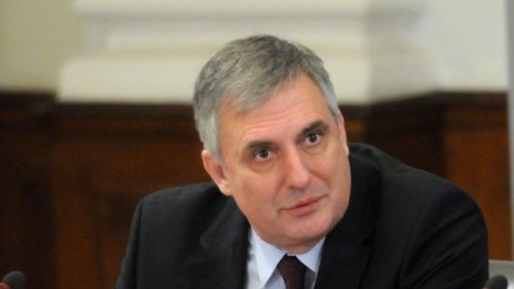 Демагогията при Станишев е в големи размери, убеден е Калфин