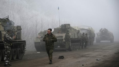Боевете край Дебалцево безпокоят