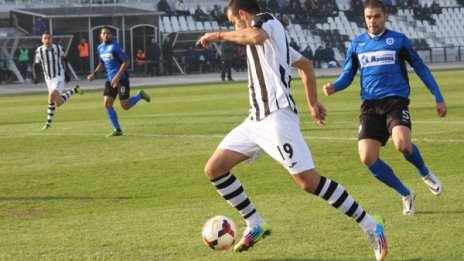 Локо Пловдив пуска билети от по 1000 лв. за дербитата с Ботев