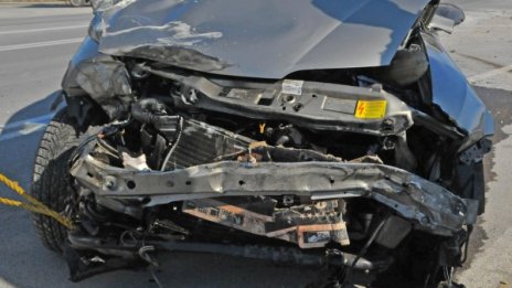 Двама души загинаха, а 11 пострадаха в катастрофи през денонощието