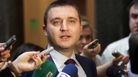 Горанов: Не вземем ли заема, идва гръцки сценарий
