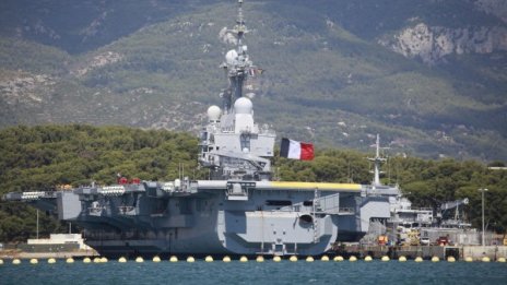 Франция изпраща самолетоносач за операциите срещу Ислямска държава