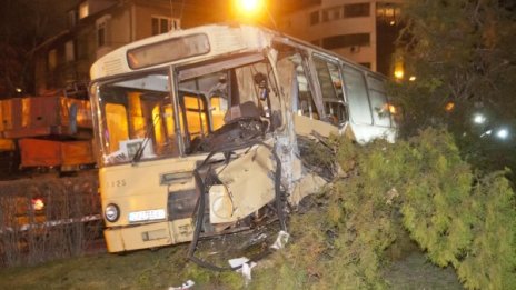 Автобус на градския транспорт катастрофира в столицата