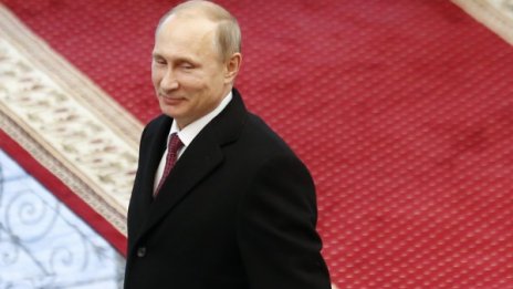 Путин си възвръща влиянието върху народната любов 