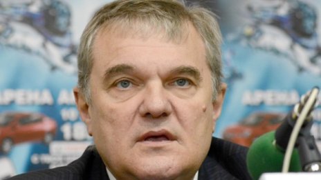 Няма да приемем оставката на Първанов, категоричен е Петков