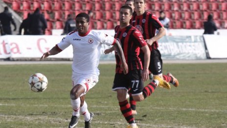 Локо София би с 2:0 лидера ЦСКА