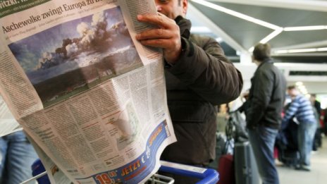 Исландски вестник излезе отзад напред за "улеснение" на читателите 