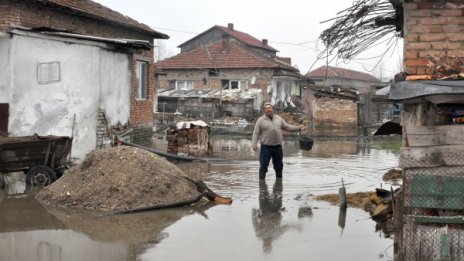 Отново отводняват ромския квартал на Видин