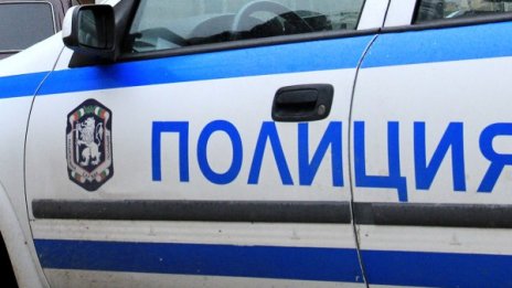 Опоскаха 6 коли, чупейки стъклата им в Пловдив