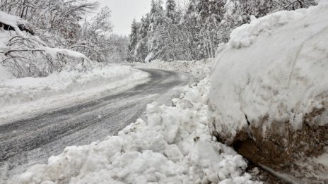 193 селища все още са без ток в областите Кърджали и Смолян