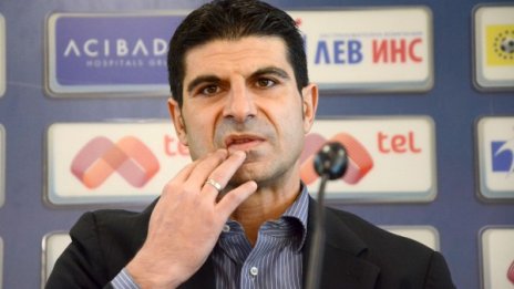 Гонзо подал оставка, Батков отказал да я приеме