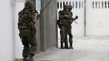 Туристи убити при нападение на въоръжени в Тунис