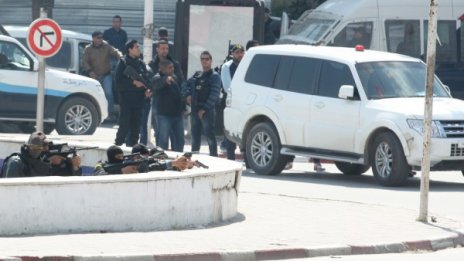 19 души, от тях 17 чужди туристи, са убити при атаката в Тунис