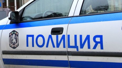 Закопчаха шестима, измъкнали стотици метри кабели