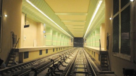 Метрото "бяга" от хората, жалват се от НПО