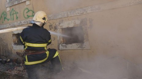 Мъж загина при палеж на къщата му в Ямболско