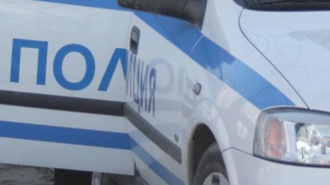 Психар се барикадирал в Сватбаре, гърмял по полицията